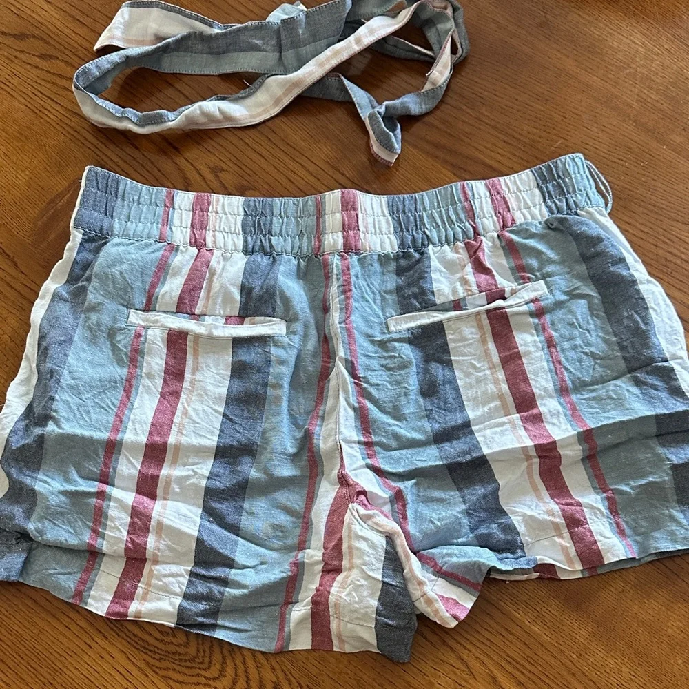 Loft Striped Tie-Waist Linen Shorts - Picture 3 of 3
